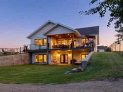 2 Marina Crescent Rochon Sands, AB T0C 3B0