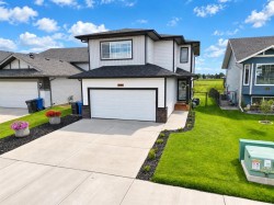 644 Robinson Avenue Penhold, AB T0M 1R0