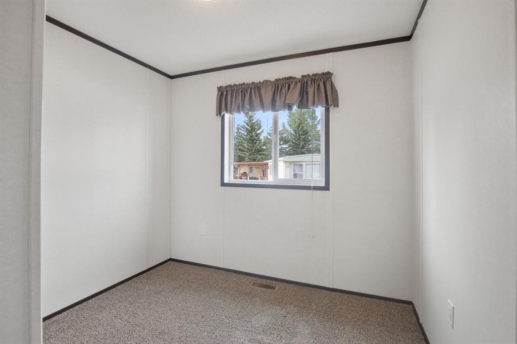 28 Parkside Drive, Red Deer, AB