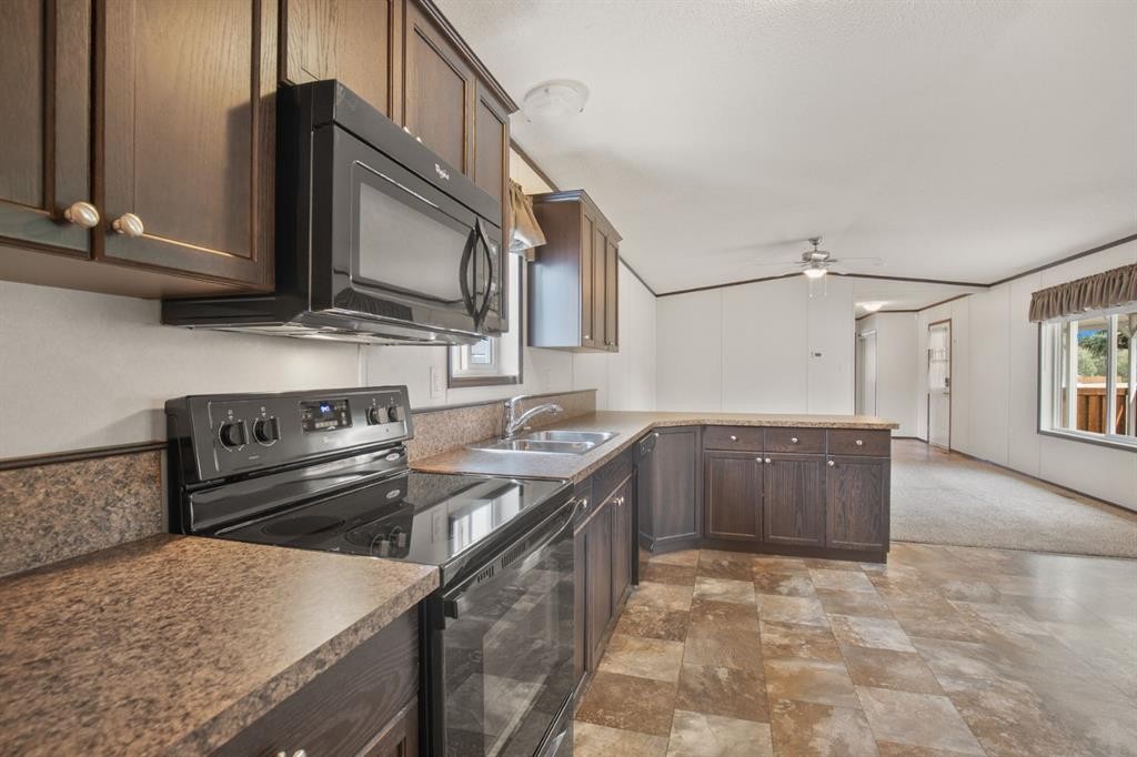 28 Parkside Drive, Red Deer, AB
