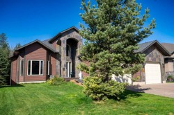 7402 61 Street Rocky Mountain House, AB T4T 0A3