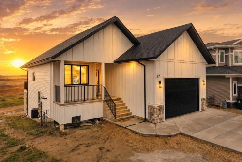 37 Maclean Close  Blackfalds, AB T4M 0H4