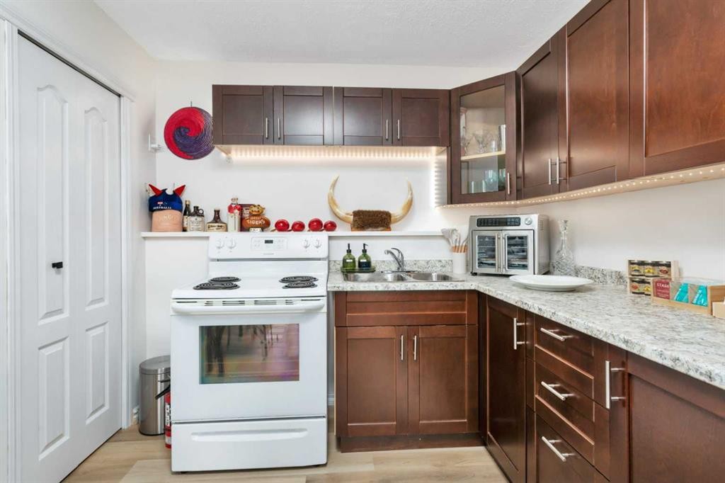 52 Harper Drive, Sylvan Lake, AB