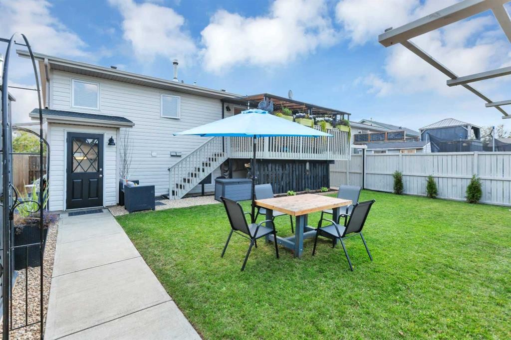 52 Harper Drive, Sylvan Lake, AB