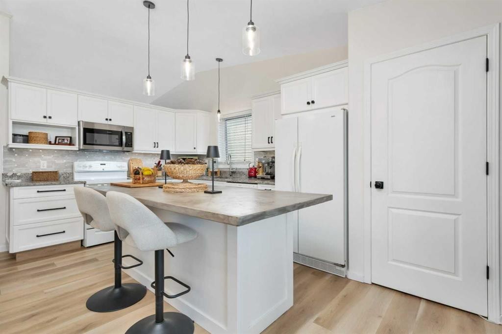 52 Harper Drive, Sylvan Lake, AB