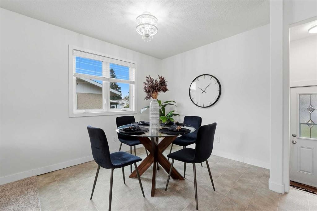5012 38A Avenue, Red Deer, AB