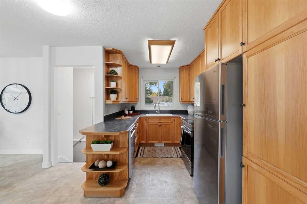 5012 38A Avenue, Red Deer, AB