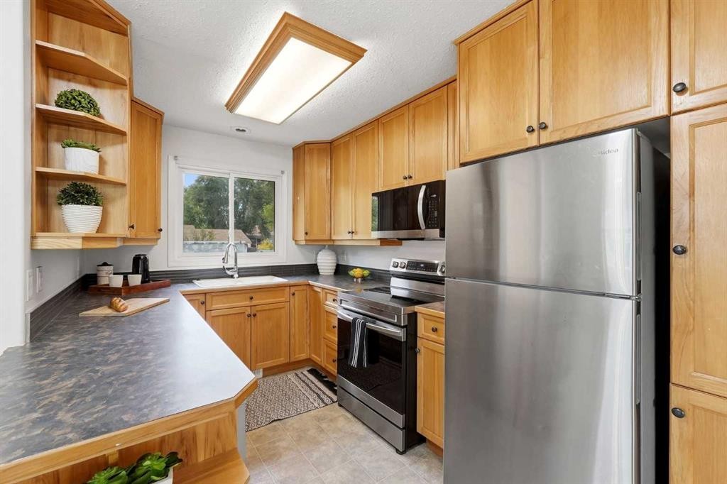 5012 38A Avenue, Red Deer, AB
