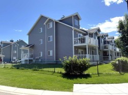 306-5220 50A Avenue Sylvan Lake, AB T4S 1E5