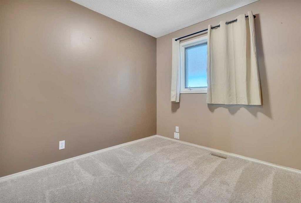 1 Dixon Crescent, Red Deer, AB