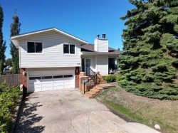 5328 Aspen Drive Blackfalds, AB T0M 0J0