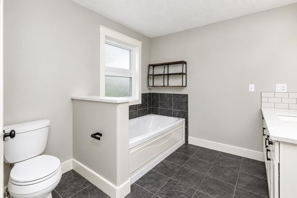 22 Atter Close, Red Deer, AB