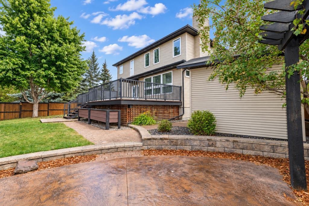22 Atter Close, Red Deer, AB