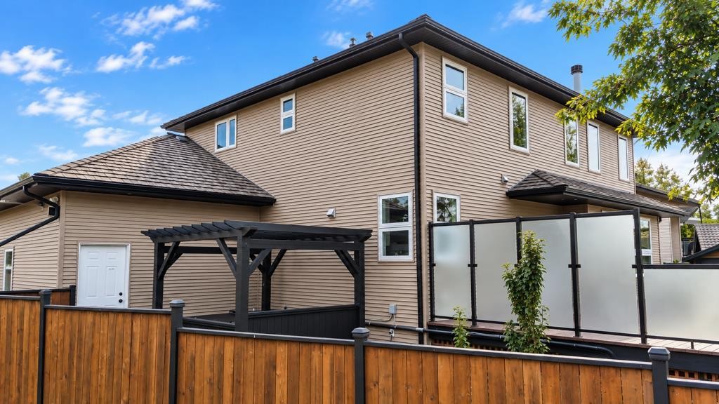 22 Atter Close, Red Deer, AB