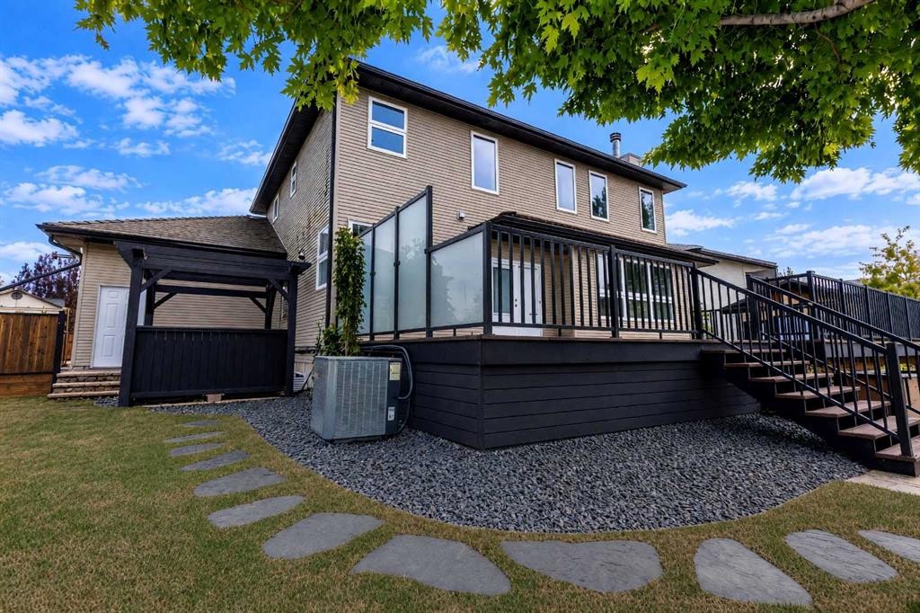 22 Atter Close, Red Deer, AB