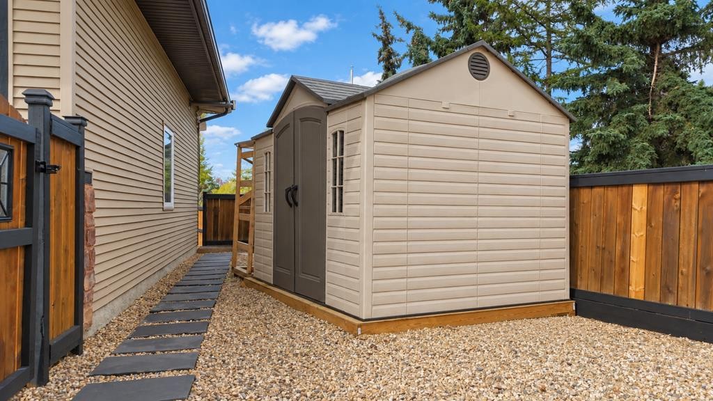 22 Atter Close, Red Deer, AB