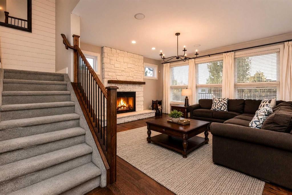 22 Atter Close, Red Deer, AB