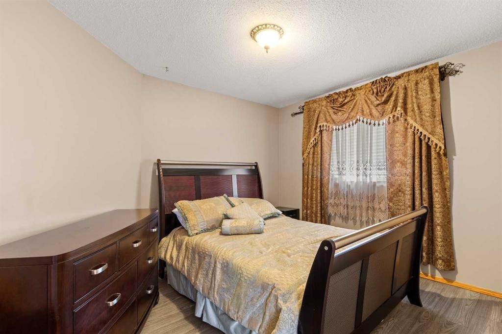 131 Deschner Close, Red Deer, AB