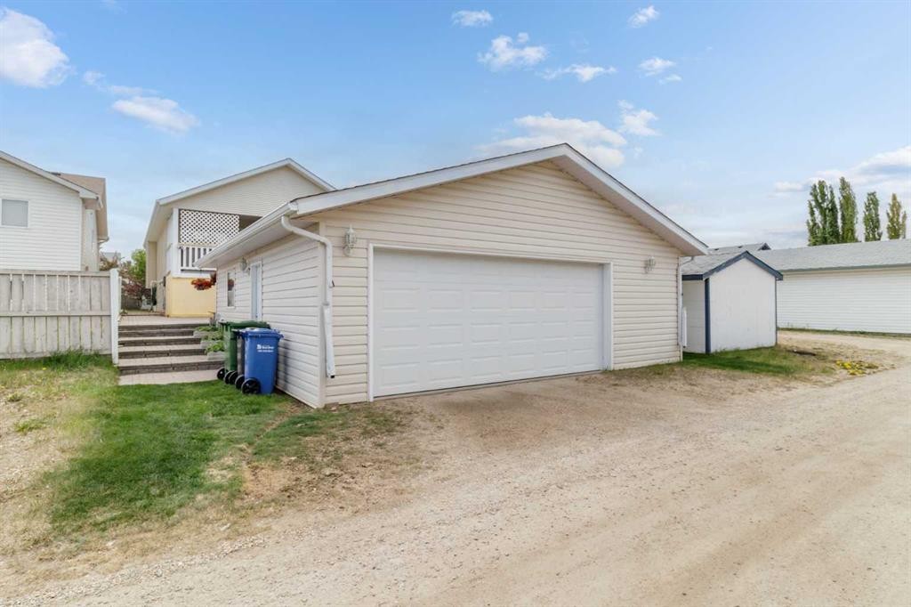 131 Deschner Close, Red Deer, AB