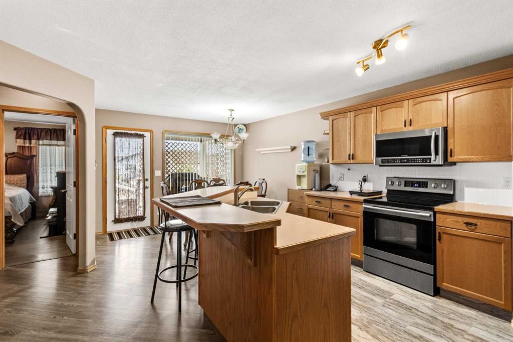 131 Deschner Close, Red Deer, AB