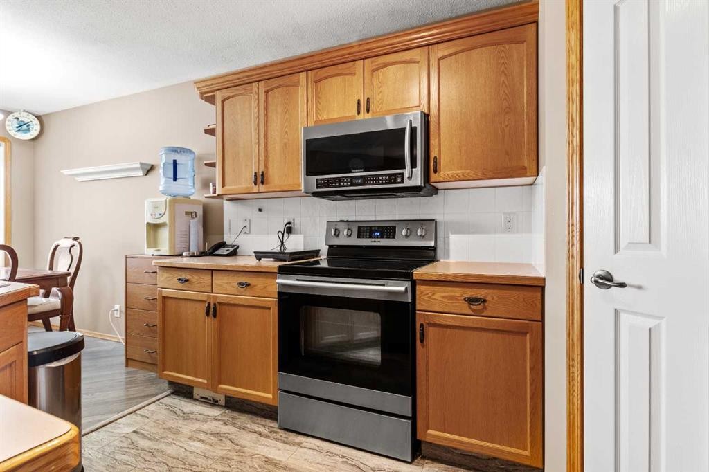 131 Deschner Close, Red Deer, AB