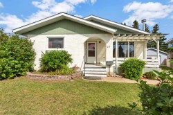 22 Blackstone Avenue Lacombe, AB T4L 1P7