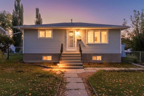 320 4 Avenue SOUTH Three Hills, AB T0M 2A0