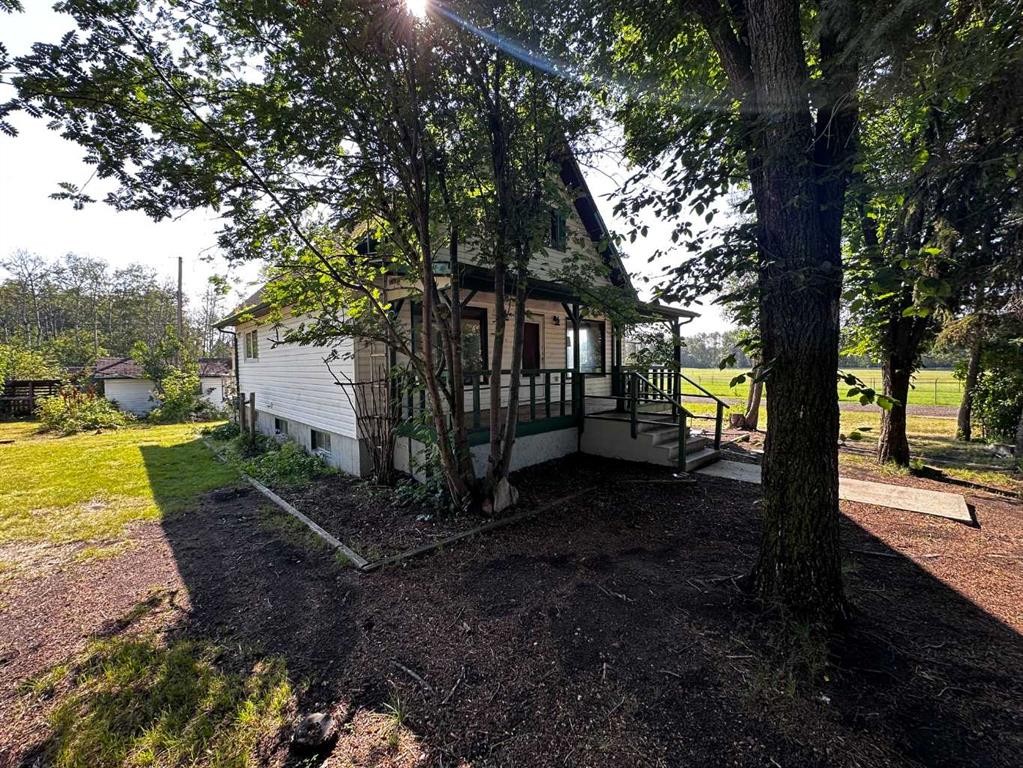 4809 51 Street, Mirror, AB - Outdoor
