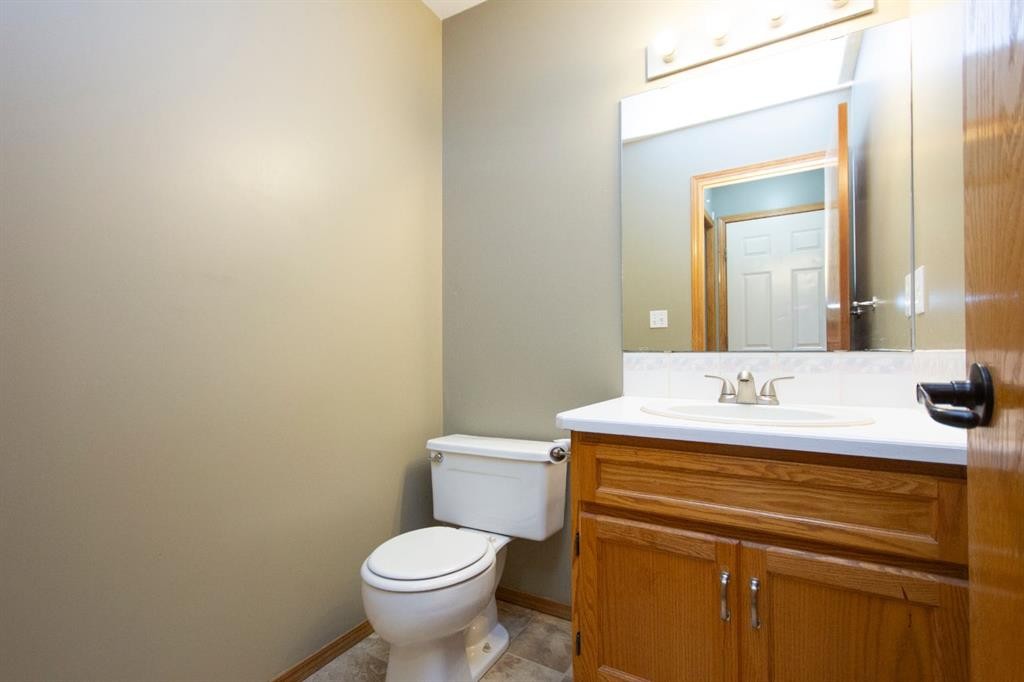 16 Davis Close, Red Deer, AB
