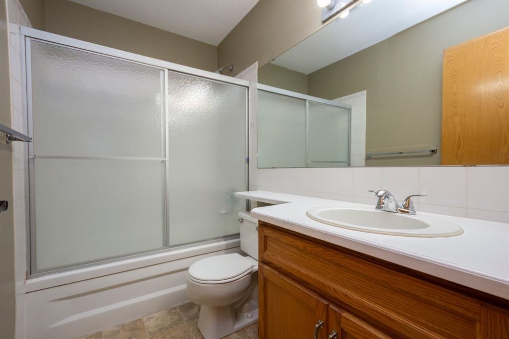 16 Davis Close, Red Deer, AB