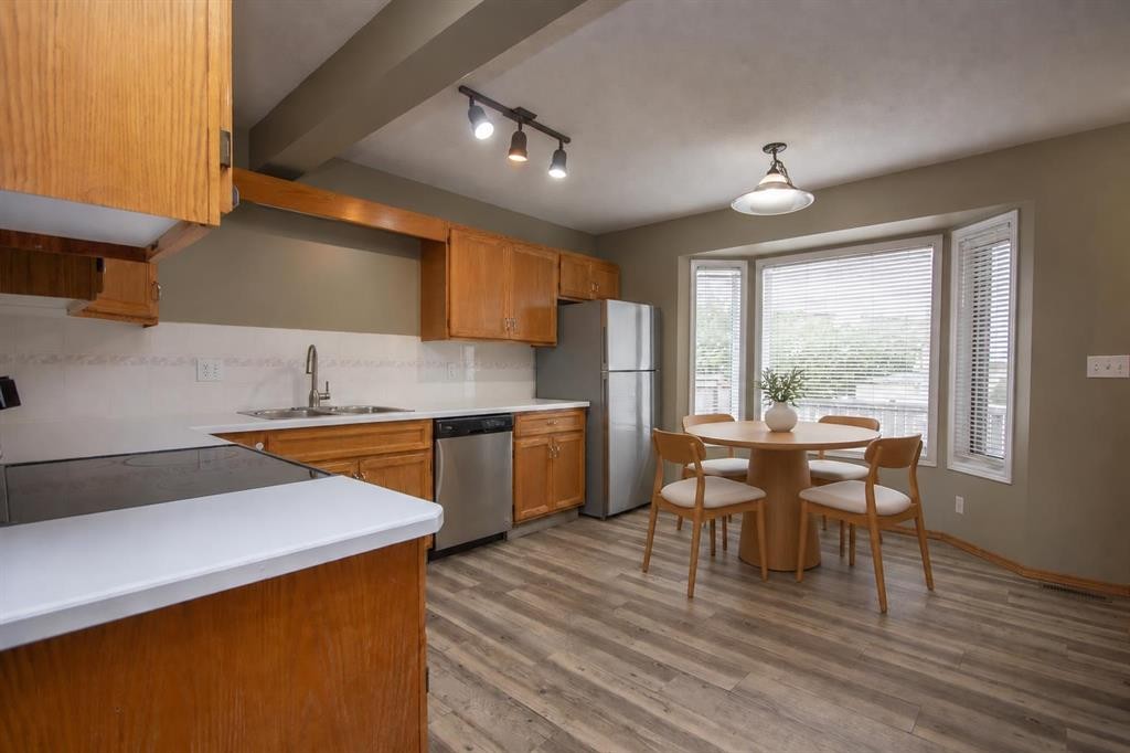16 Davis Close, Red Deer, AB