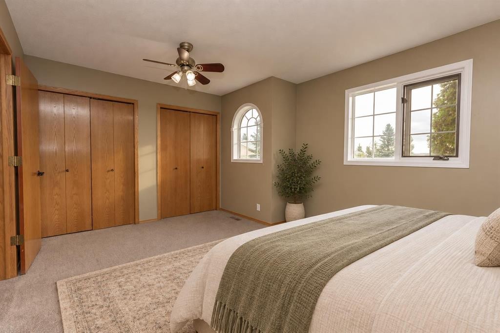 16 Davis Close, Red Deer, AB