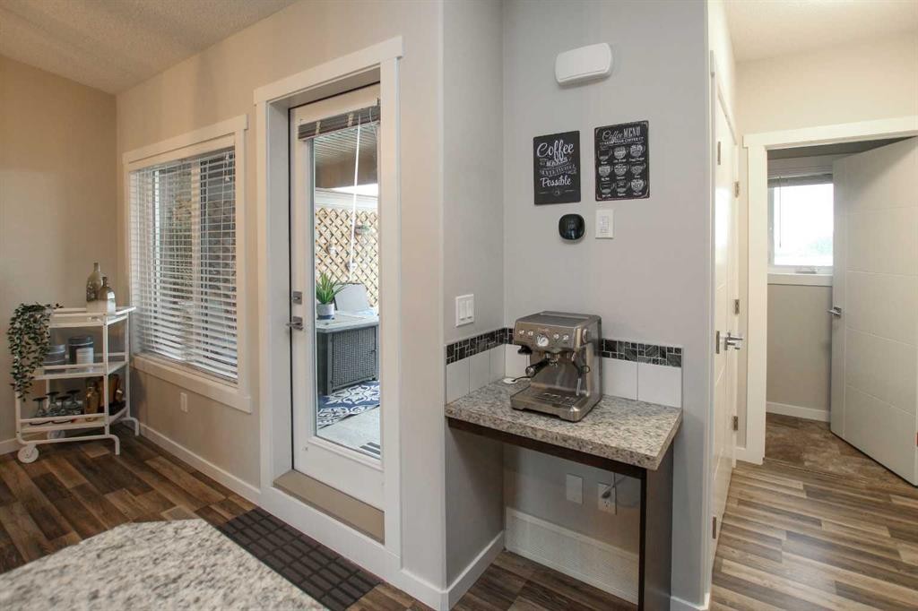 338 Spruce Street, Springbrook, AB