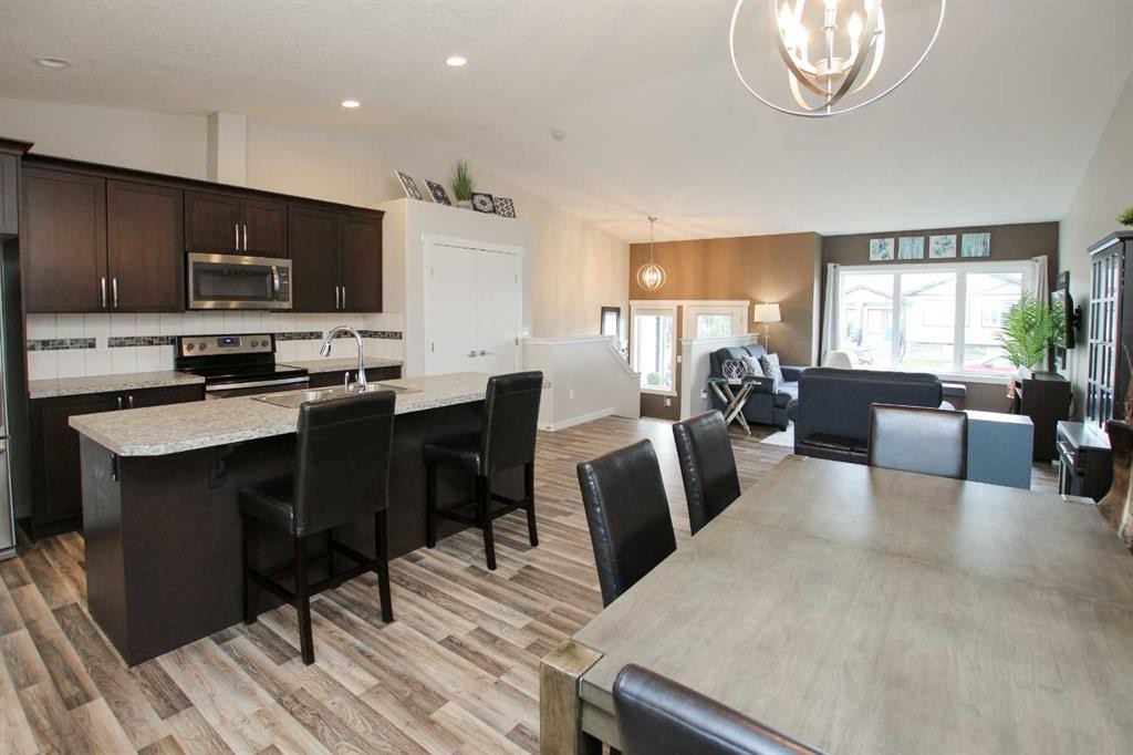338 Spruce Street, Springbrook, AB