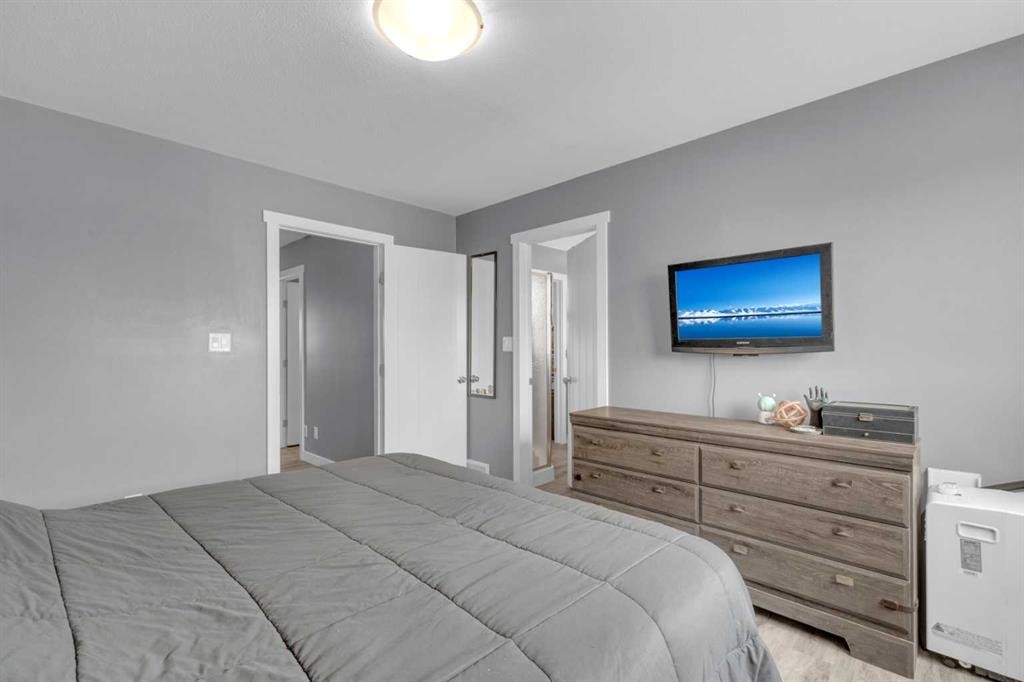 2 Sullivan Close, Red Deer, AB