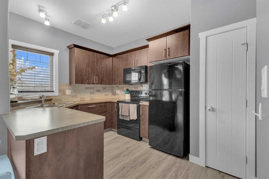 2 Sullivan Close, Red Deer, AB