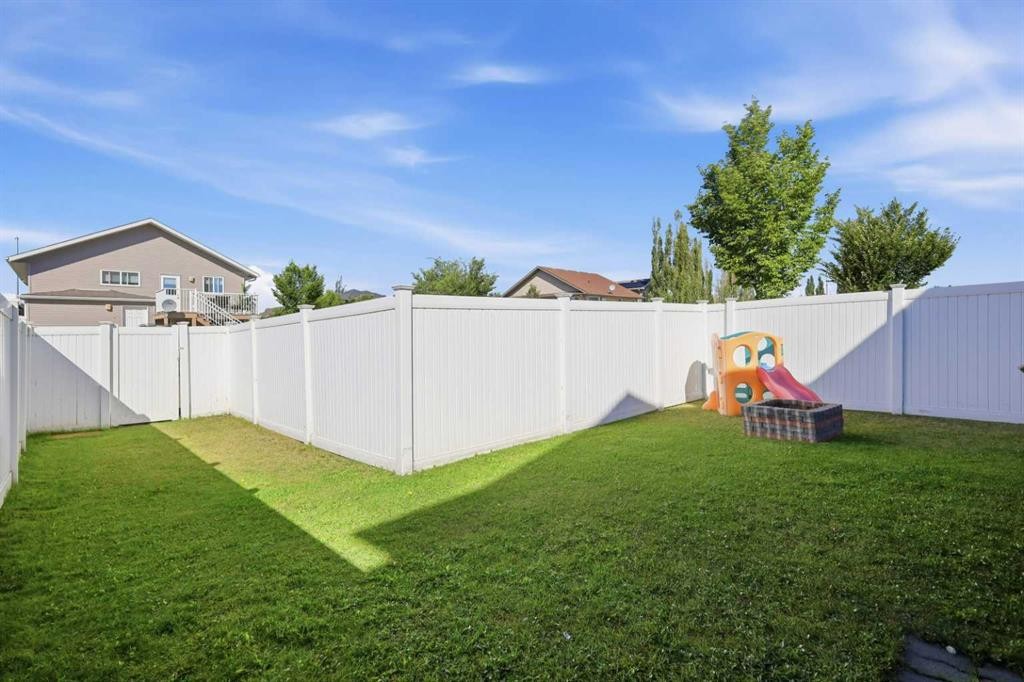 2 Sullivan Close, Red Deer, AB