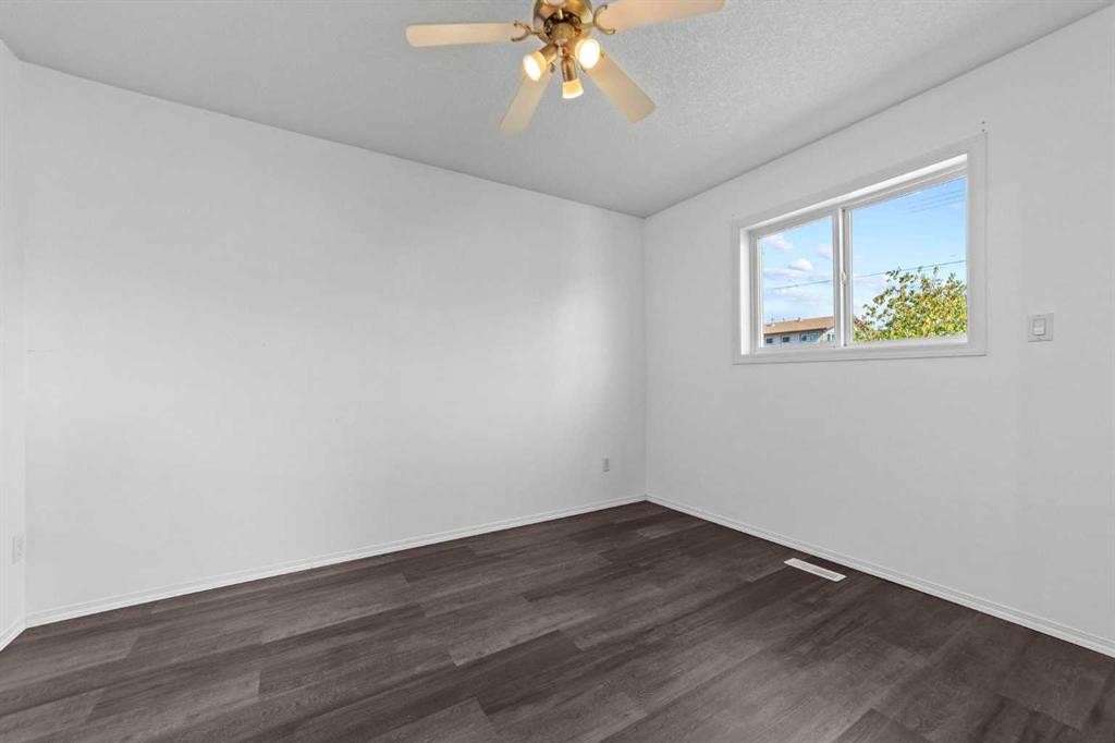 5018 48 Street, Sedgewick, AB