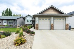 12 Aspen Heights Way Innisfail, AB T4G 1Y5