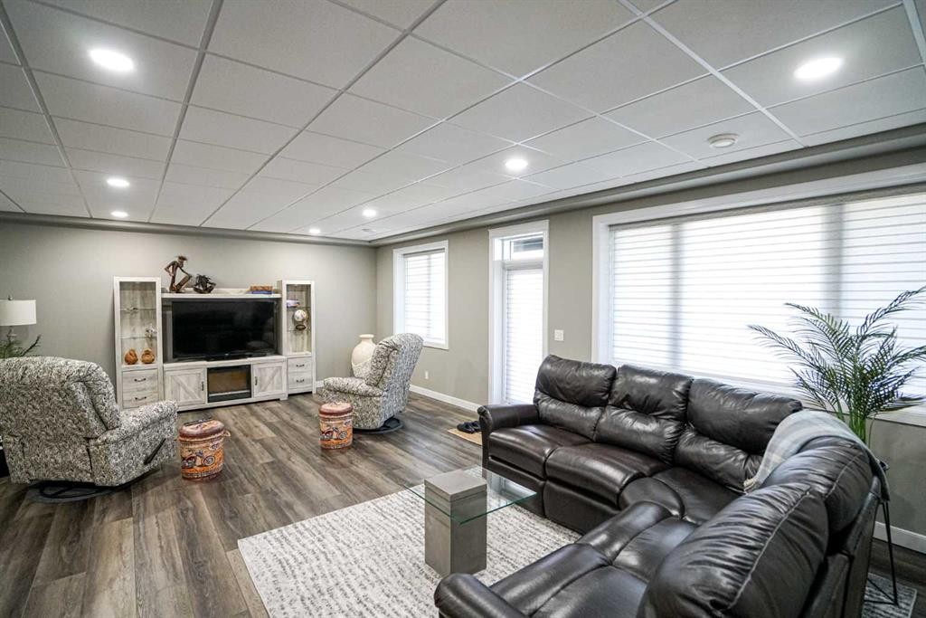 5920 24 Avenue, Camrose, AB