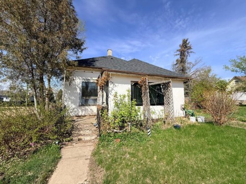 4802 47 Street  Stettler, AB T0C 2L2