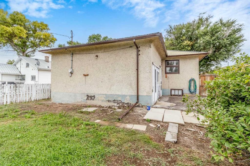 439 Aberdeen Avenue, Carbon, AB