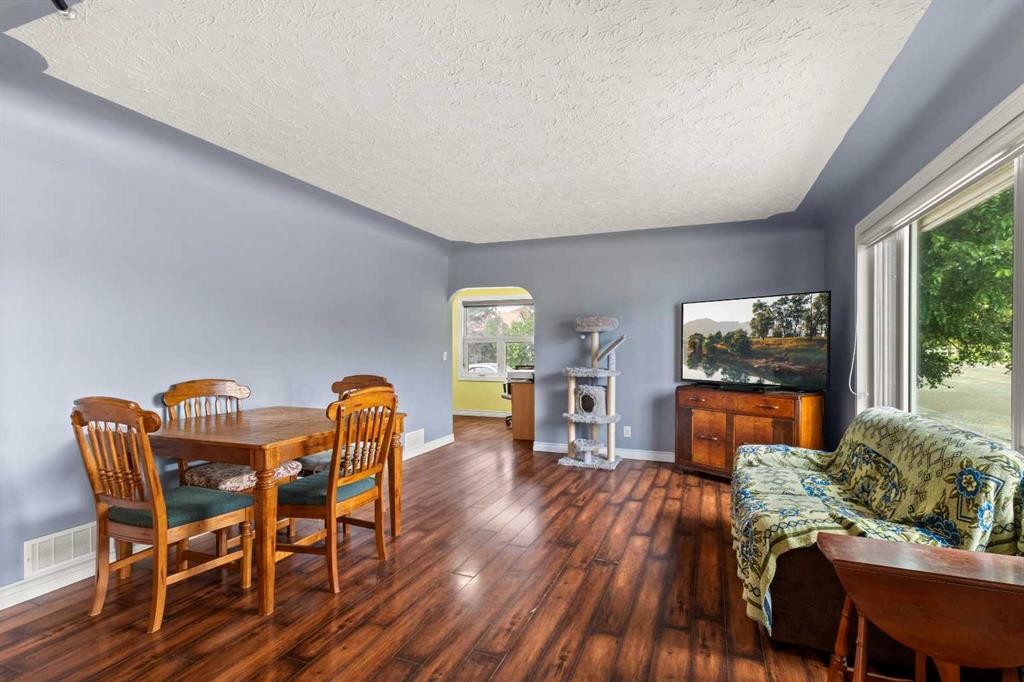439 Aberdeen Avenue, Carbon, AB