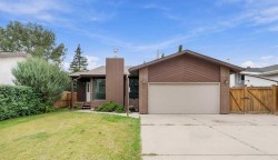 20 Garden Court Sylvan Lake, AB T4S 1M4