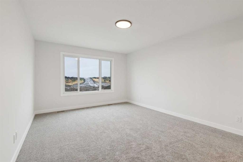210 Sora Way Se, Calgary, AB