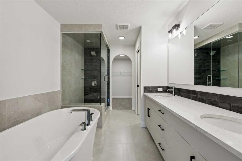 210 Sora Way Se, Calgary, AB