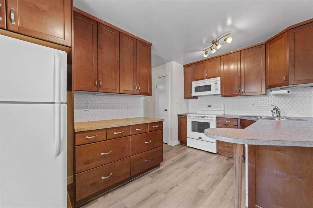 6218 34A Avenue, Edmonton, AB