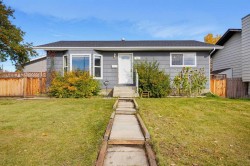 63 Dundee Crescent Penhold, AB T0M 1R0