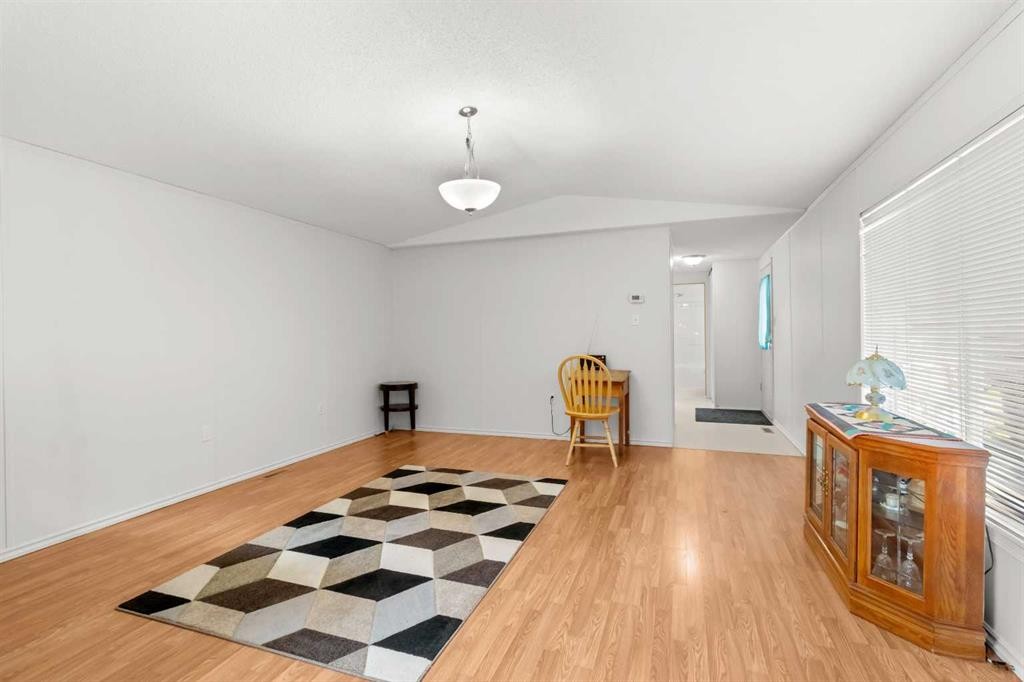 150 Devilder Avenue, Trochu, AB