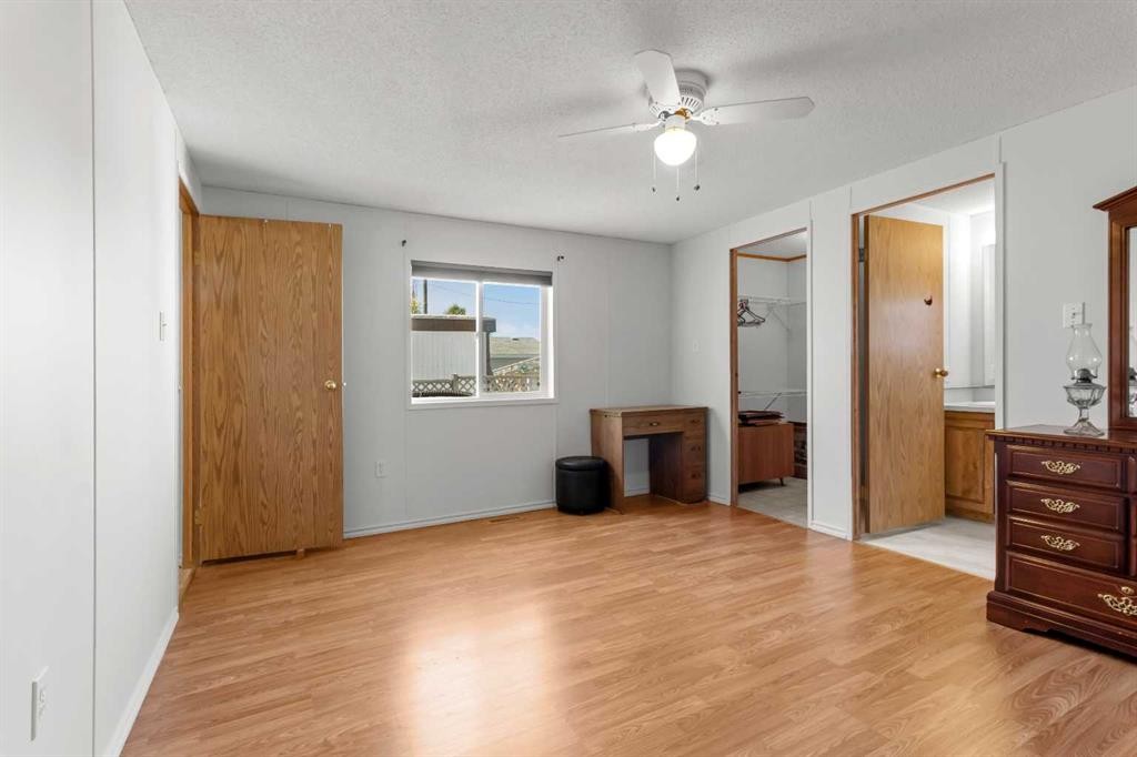 150 Devilder Avenue, Trochu, AB
